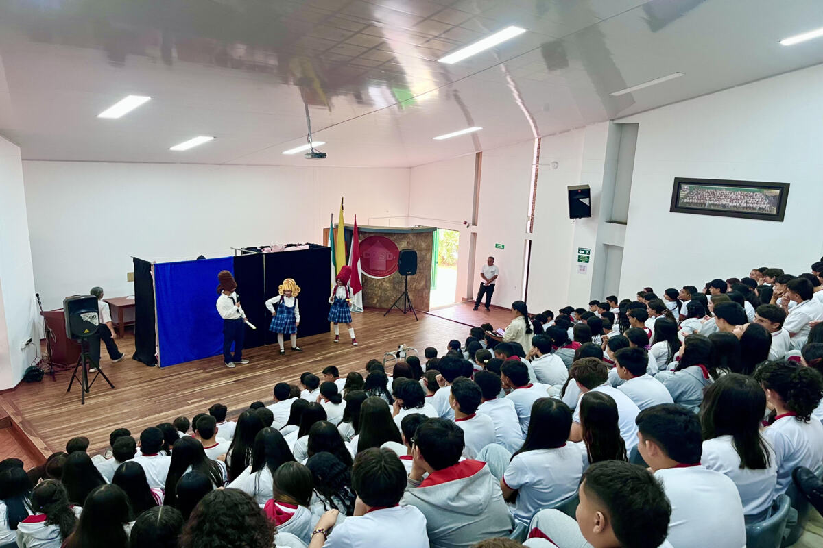 nota semana andina colegios1
