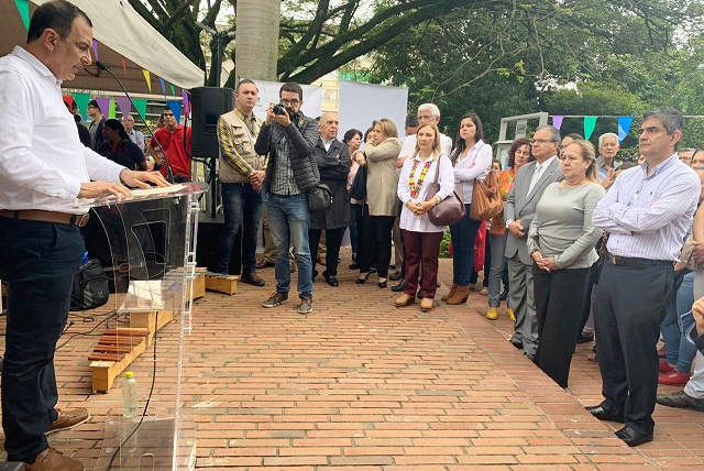 CESAR APERTURA OFICIAL EXPOSICION PLAZOLETA DE LA QUIND 1